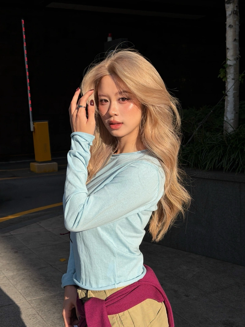 Hình Hàn Hằng sexy khoe vòng ba tròn đầy quyến rũ