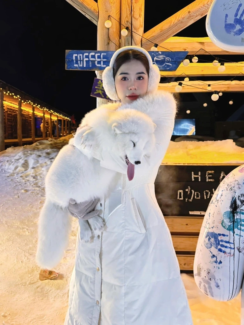 Hình Hằng Du Mục cởi đồ show hàng cực phẩm