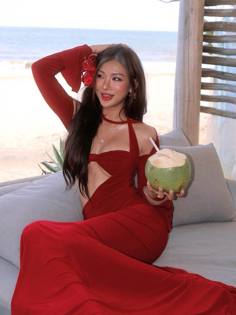 Hình Hoà Ruby bikini sexy full HD vòng ba quyến rũ