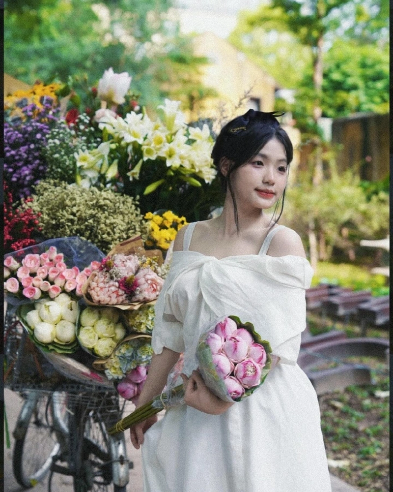 Hình Lanhxinhyeu06 lột đồ lộ vòng ba nóng bỏng