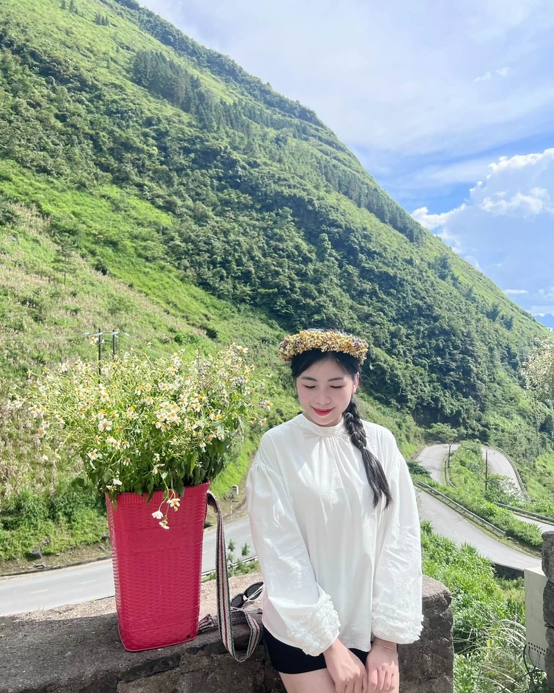 Hình Nguyễn Ngọc Quỳnh cuốn hút mông cong quyến rũ