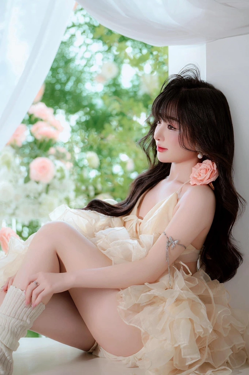 Hình Quỳnh Mai nóng bỏng cởi hết đồ
