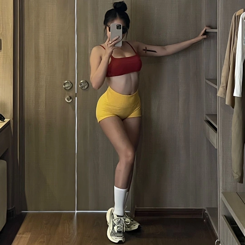 Hình TikToker Dii Dii gymer sexy khoe thân hình nóng bỏng full HD