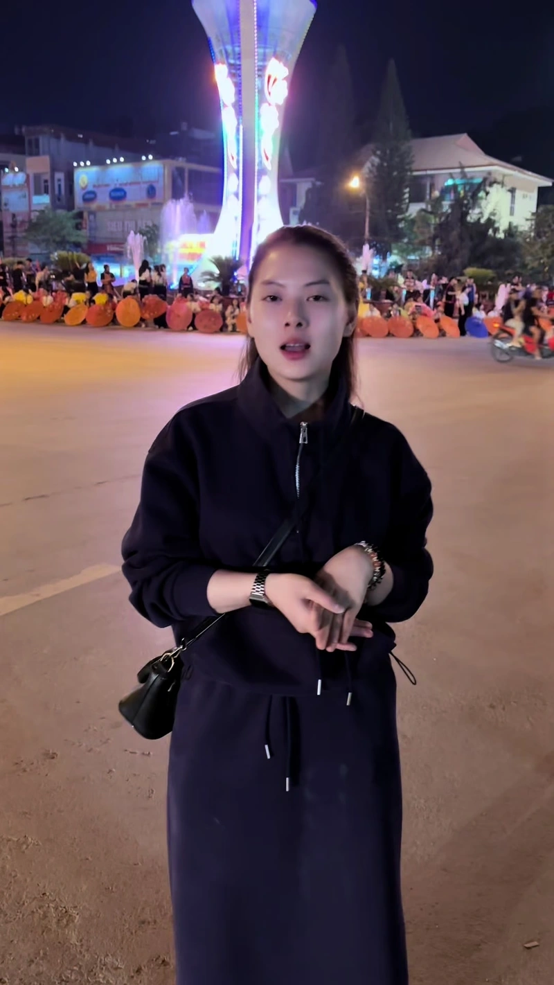 Hình Uyenbeu2006 gợi dục khoe thân nóng bỏng