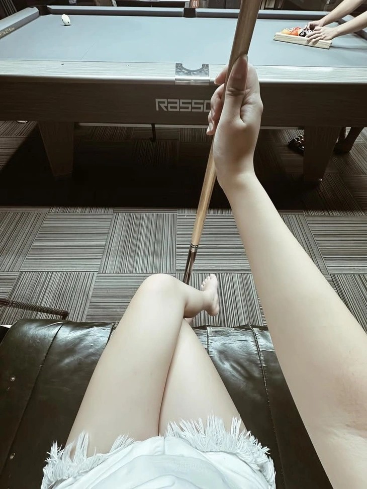 Hình ảnh chân gái nuột nà thanh tú