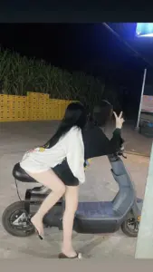 Hình chân gái thon dài duyên dáng