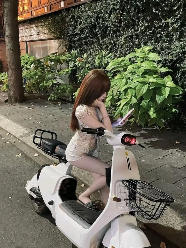Hình girl phố tươi tắn rạng ngời