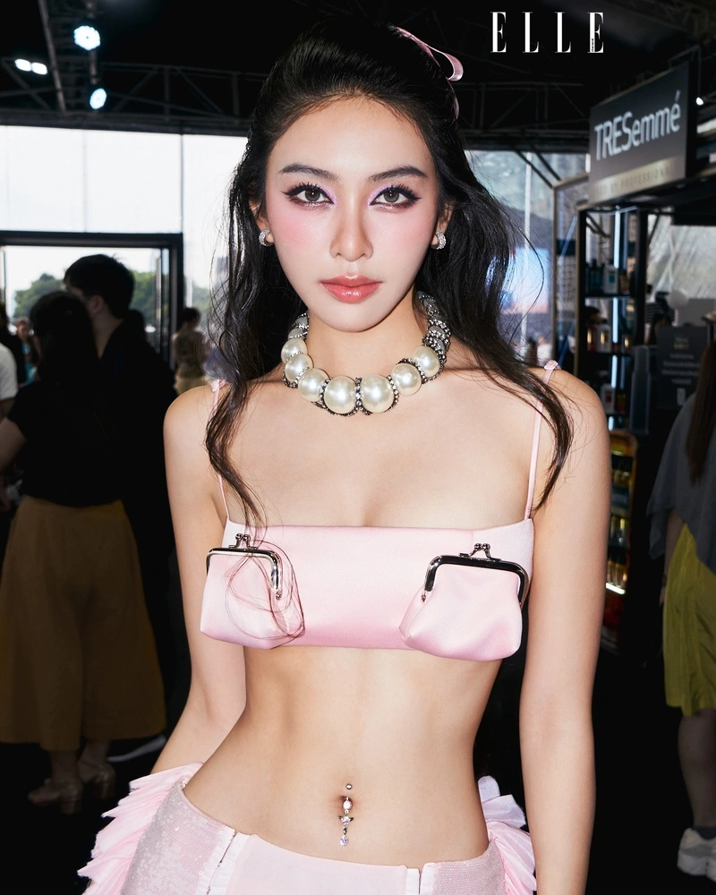 Mông Linh Trương tròn khủng hút hồn