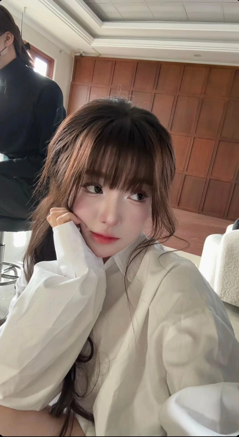 Quỳnh Mai gợi tình khoe đít tròn quyến rũ