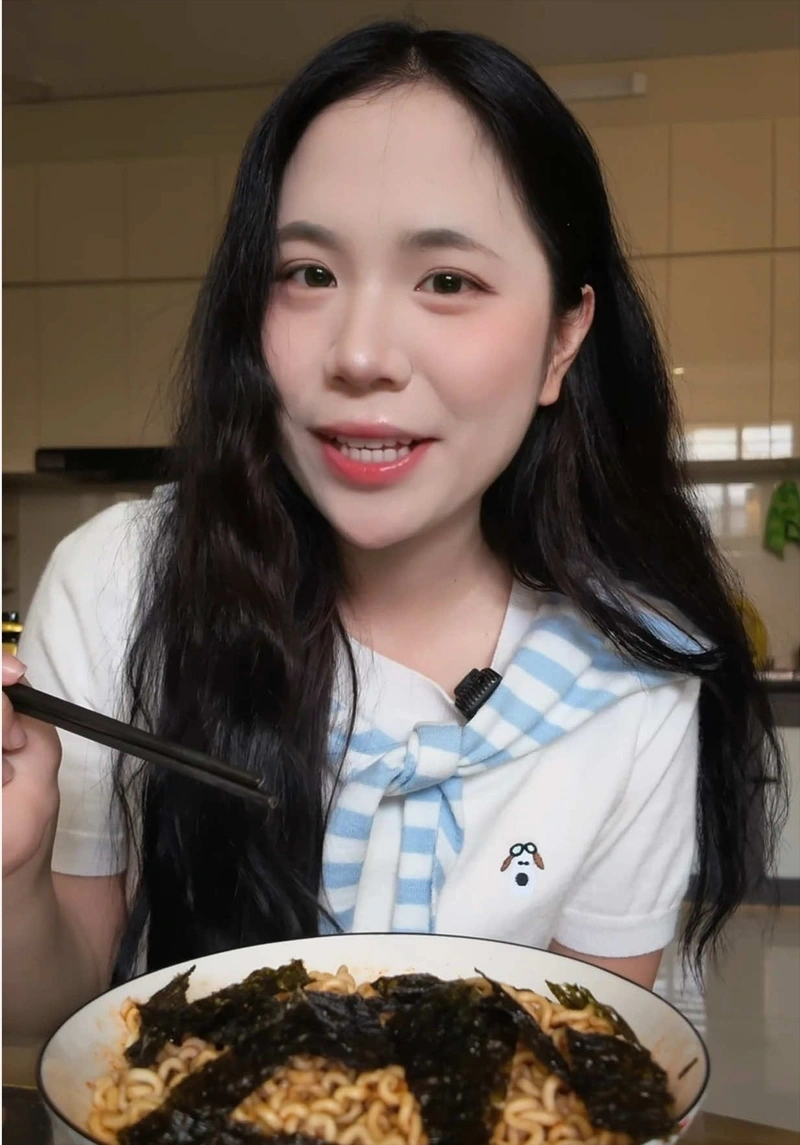 Sammy Đào show hàng mông to quyến rũ hút hồn