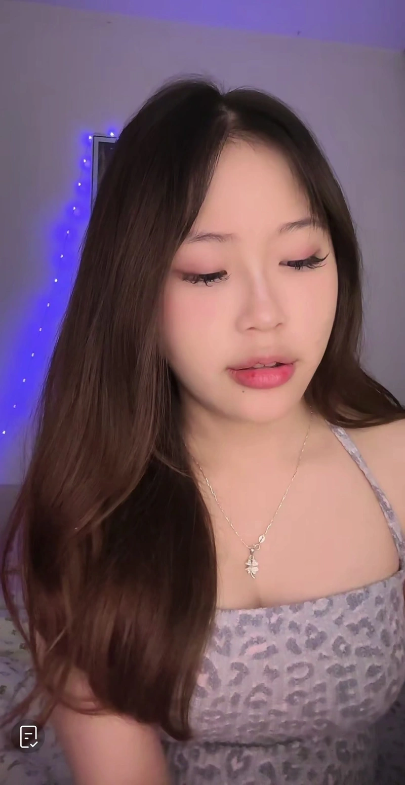Thảo Baby nude 2K lộ hàng gợi dục