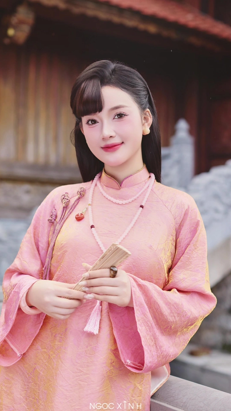 Tống Khánh Linh dâm đãng trong ảnh full HD