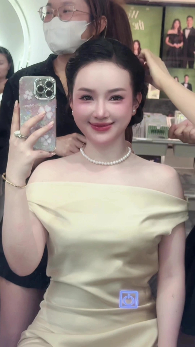Tống Khánh Linh dáng chuẩn gợi tình siêu phẩm