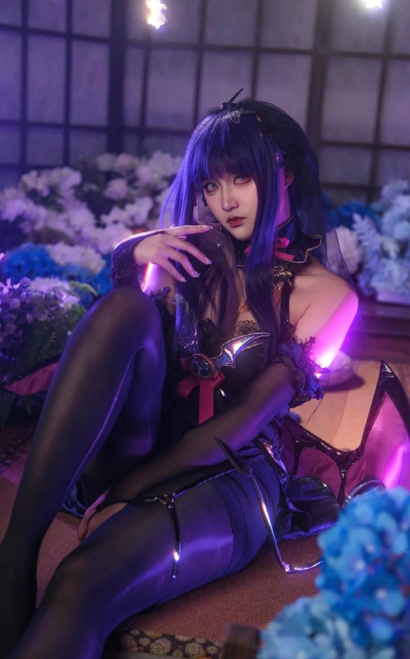 ảnh Raiden Shogun cosplay phong cách fantasy