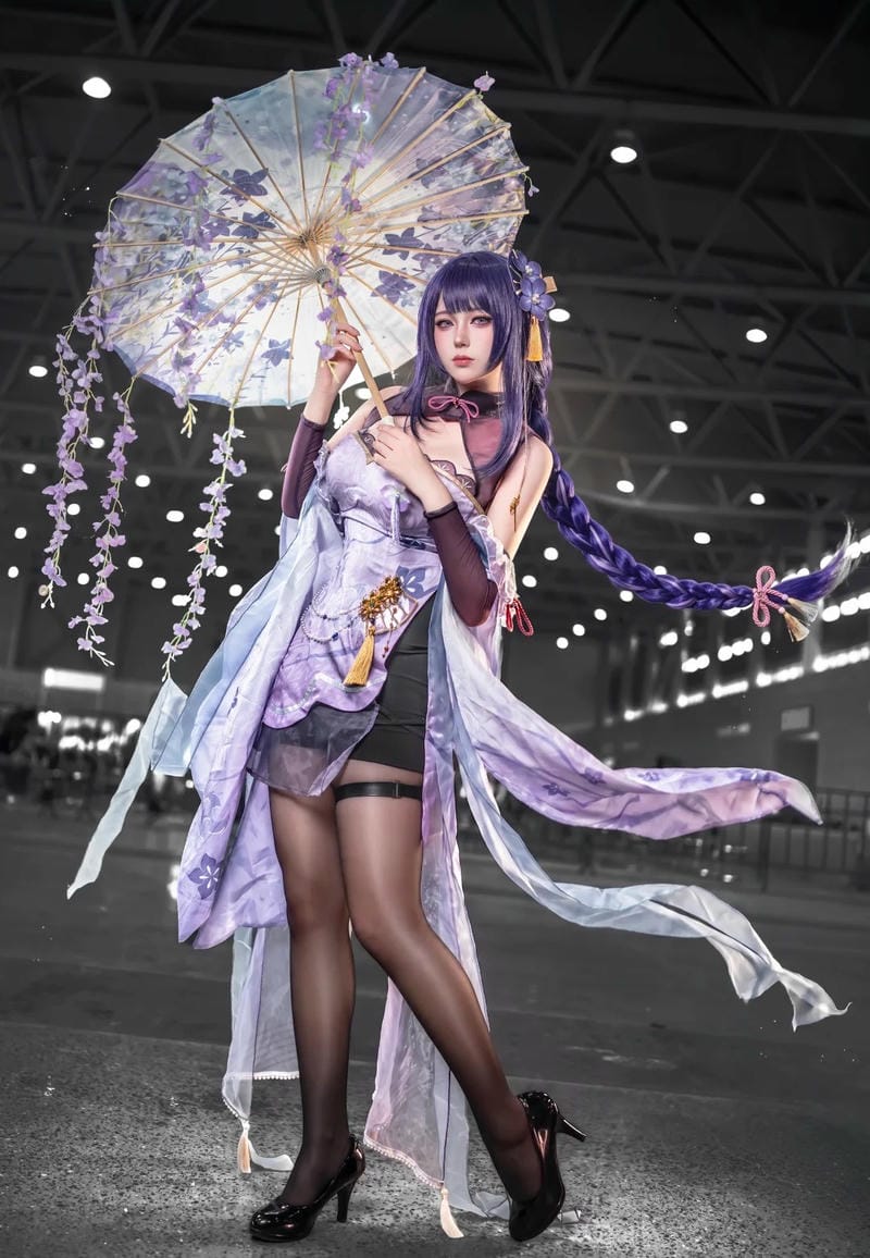 ảnh Raiden Shogun cosplay thần thái